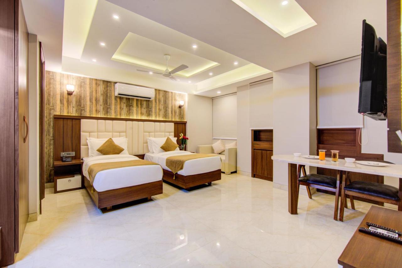 Hotel Le Tresor à New Delhi Extérieur photo