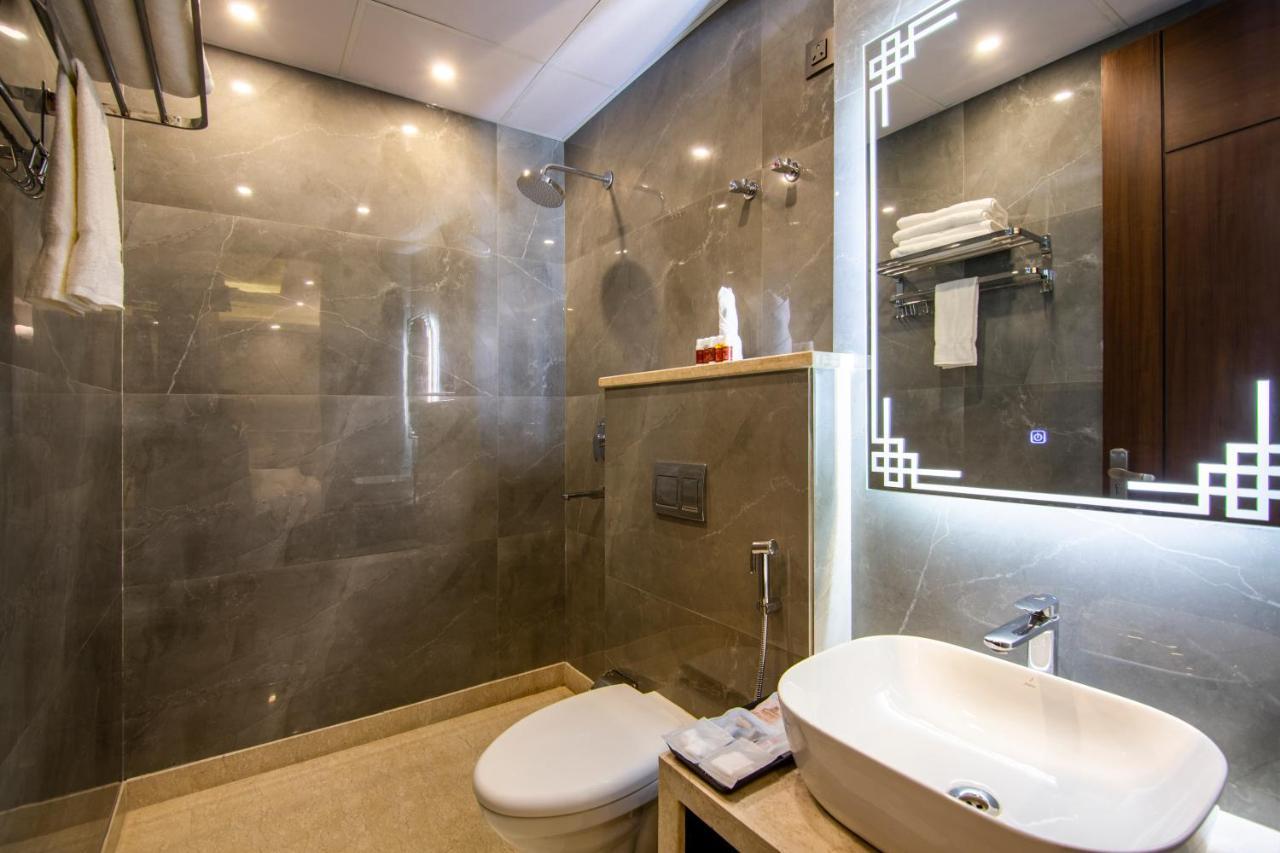 Hotel Le Tresor à New Delhi Extérieur photo