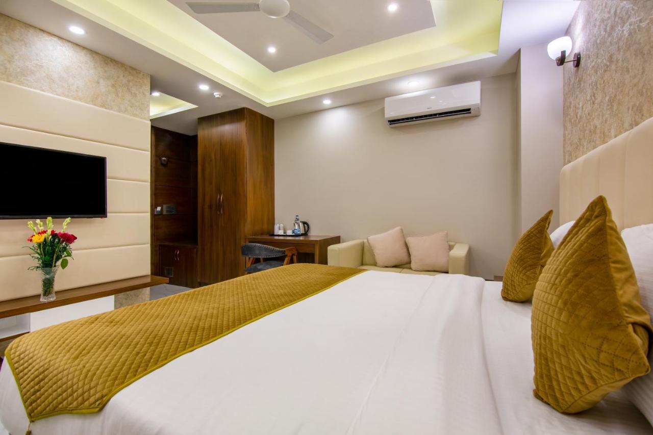 Hotel Le Tresor à New Delhi Extérieur photo